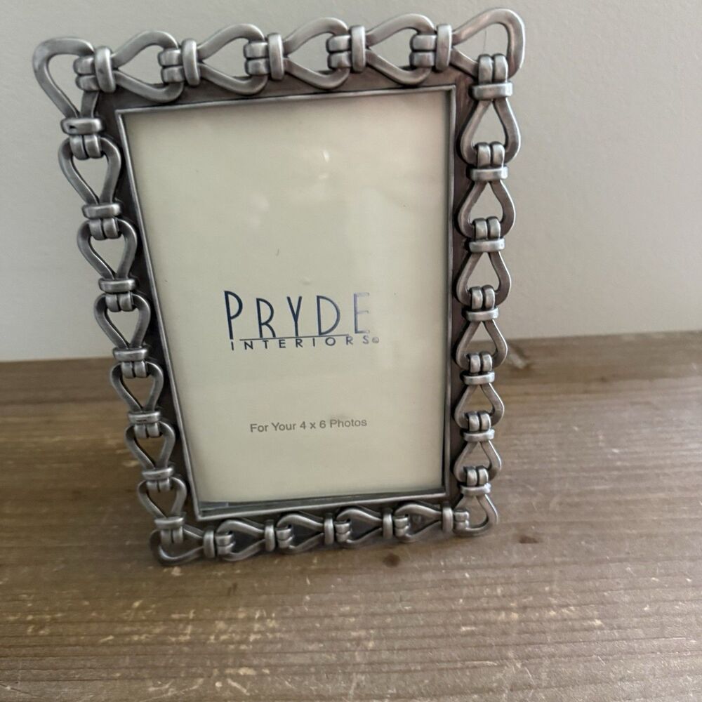 Pryde Interiors Desktop Picture Frame for 4 x 6 Photo Pewter Chain Link Design